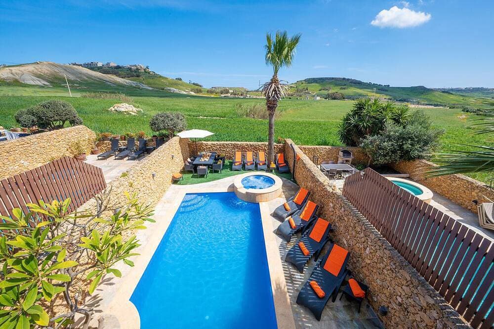 Levecca 2 Holiday Home 1