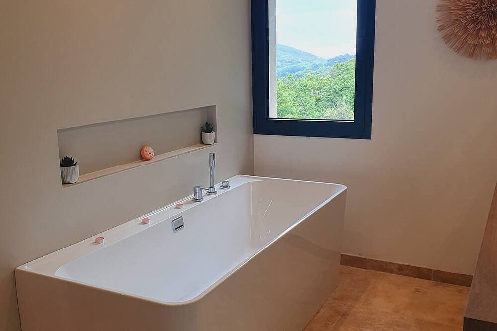 Foto 4 von 30: Family villa with secure lagoon pool & children's facilities - quiet forest
