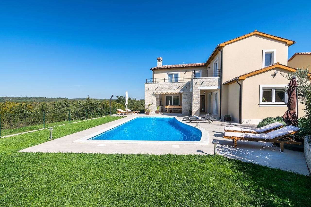 Foto 4 von 40: Privatem Pool, Sauna, Whirlpool, Spa-Bereich, Billardtisch, Tischtennis.