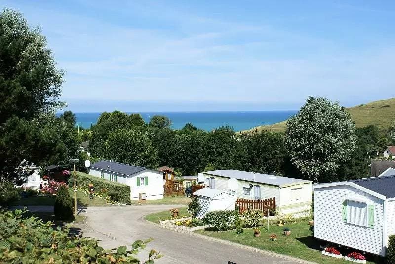 Mobilheim Confort - 2 Schlafzimmer - halbüberdachte Terrasse 4 Personen 1