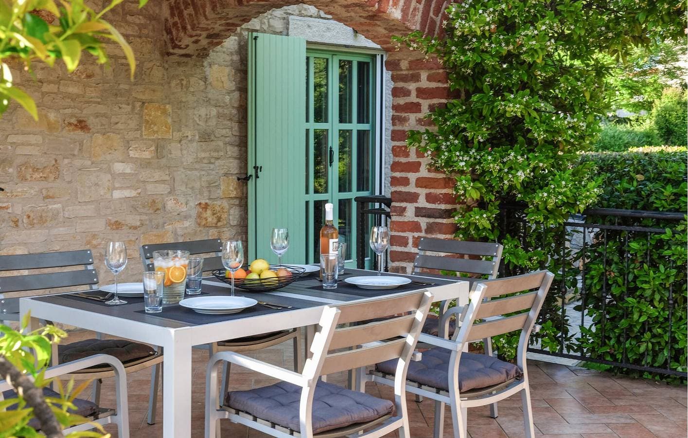 Foto 4 von 37: Gemütliche 2-Zimmer-Wohnung mit Terrasse in der Nähe des Stadtzentrums von Prhati