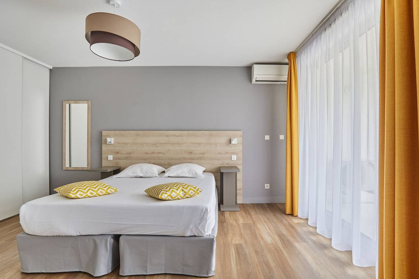 Foto 7 von 32: Hotel für 2 Personen mit Balkon