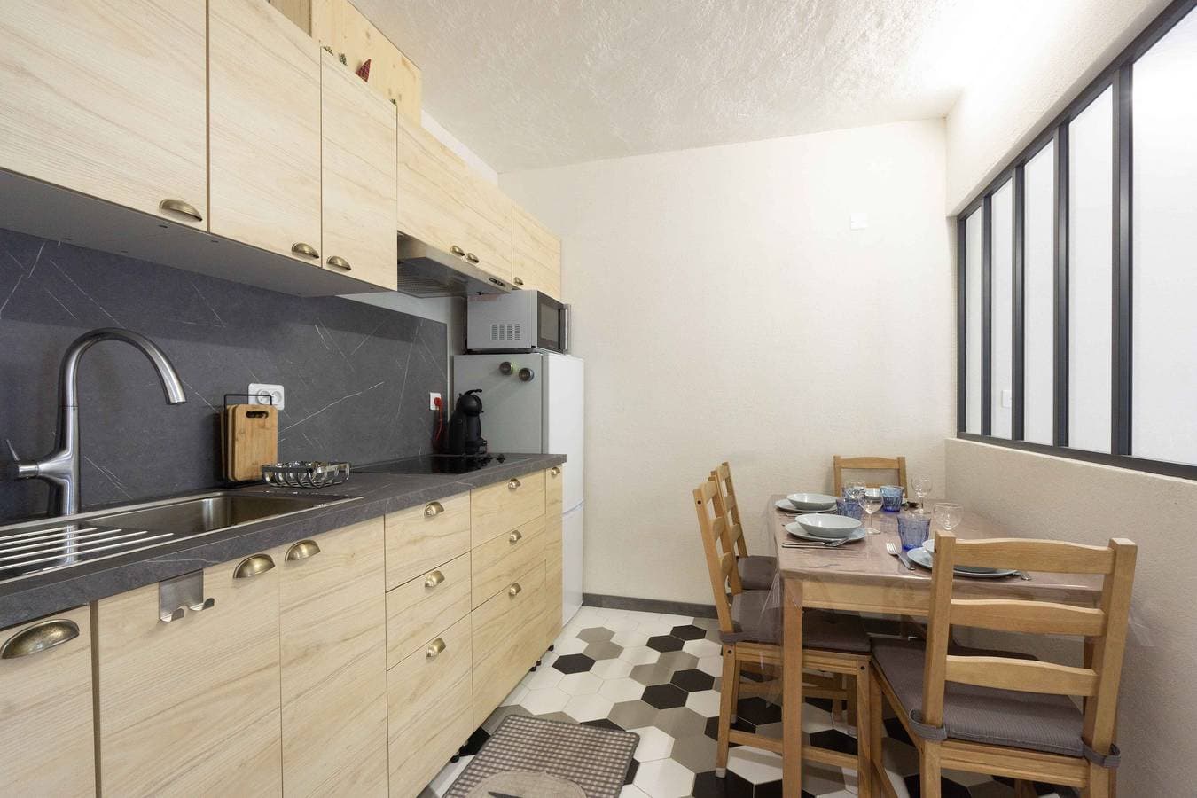 Foto 9 von 13: Einzimmerapartment 'Charmant 2' mit Bergblick, Balkon und Wi-Fi