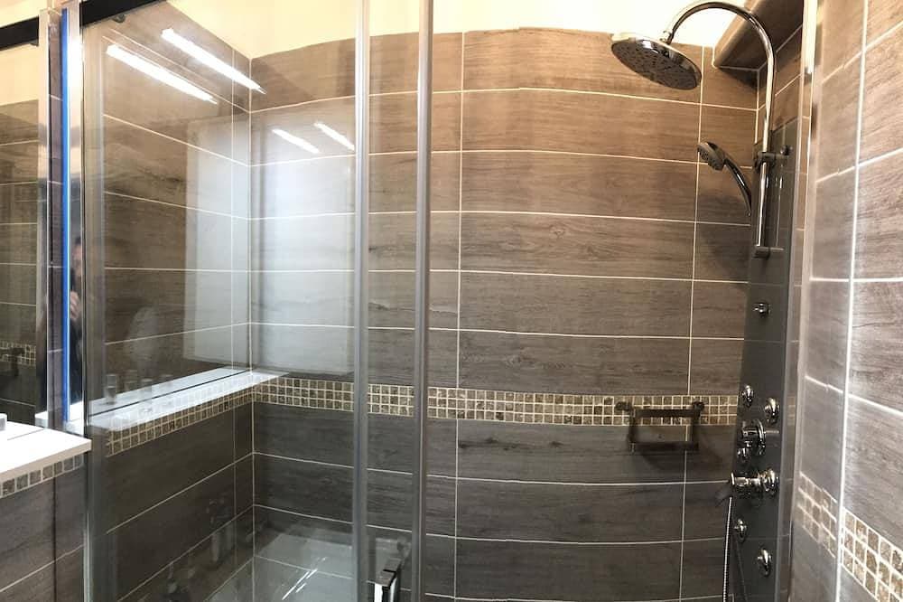 Foto 4 von 12: Royal Promenade: Studio Golden Square mit Pool