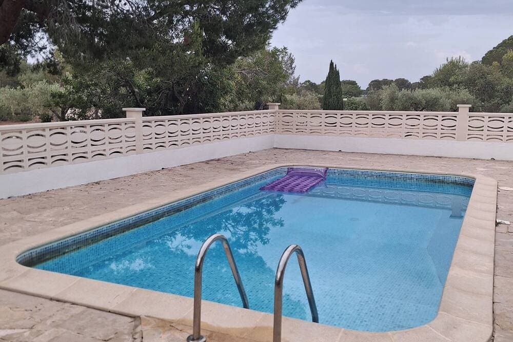 Foto 10 von 12: Einfamilienhaus mit privatem Pool neben dem Strand