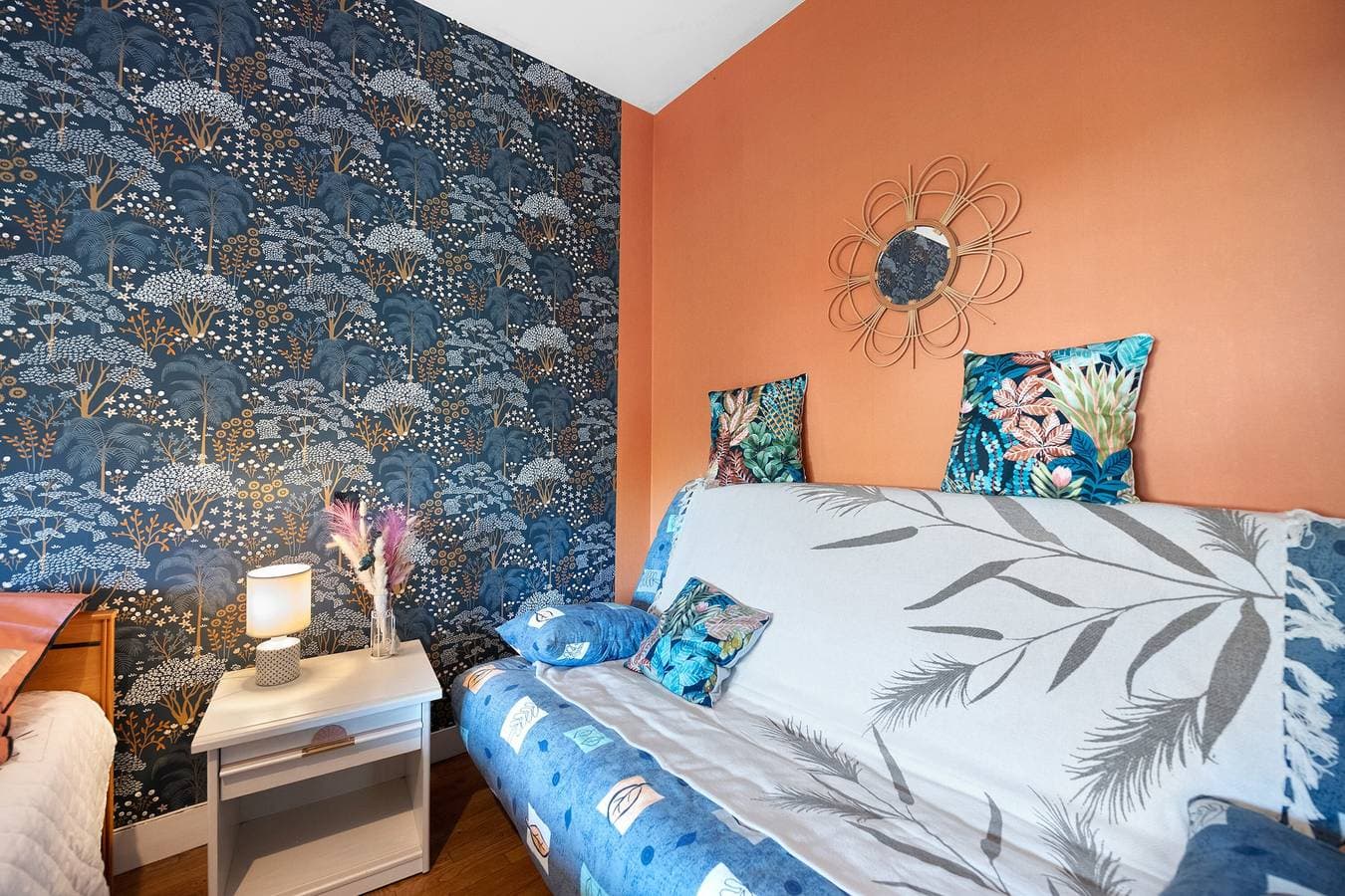 Foto 3 von 26: Gästezimmer „Les Camélias“ mit Gemeinschaftsterrasse und privatem Garten