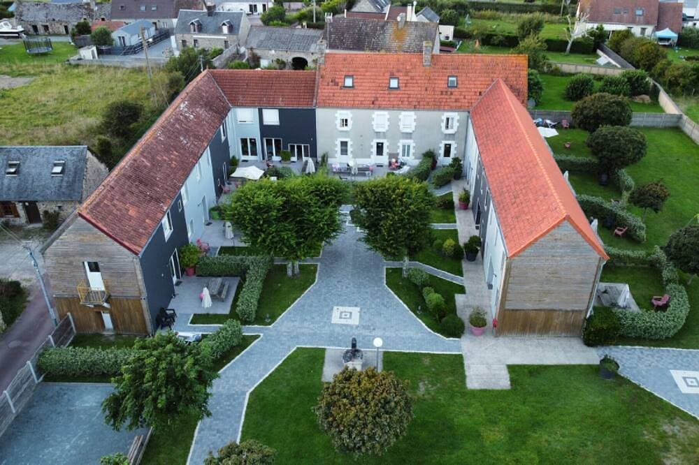 Foto 8 von 21: Comfortable individual lodgings in a natural setting.
