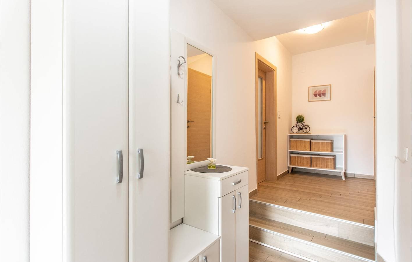 Foto 10 von 20: Gemütliche Ferienwohnung mit Meerblick, Terrasse, WLAN und Küche – 1 km von der Küste entfernt