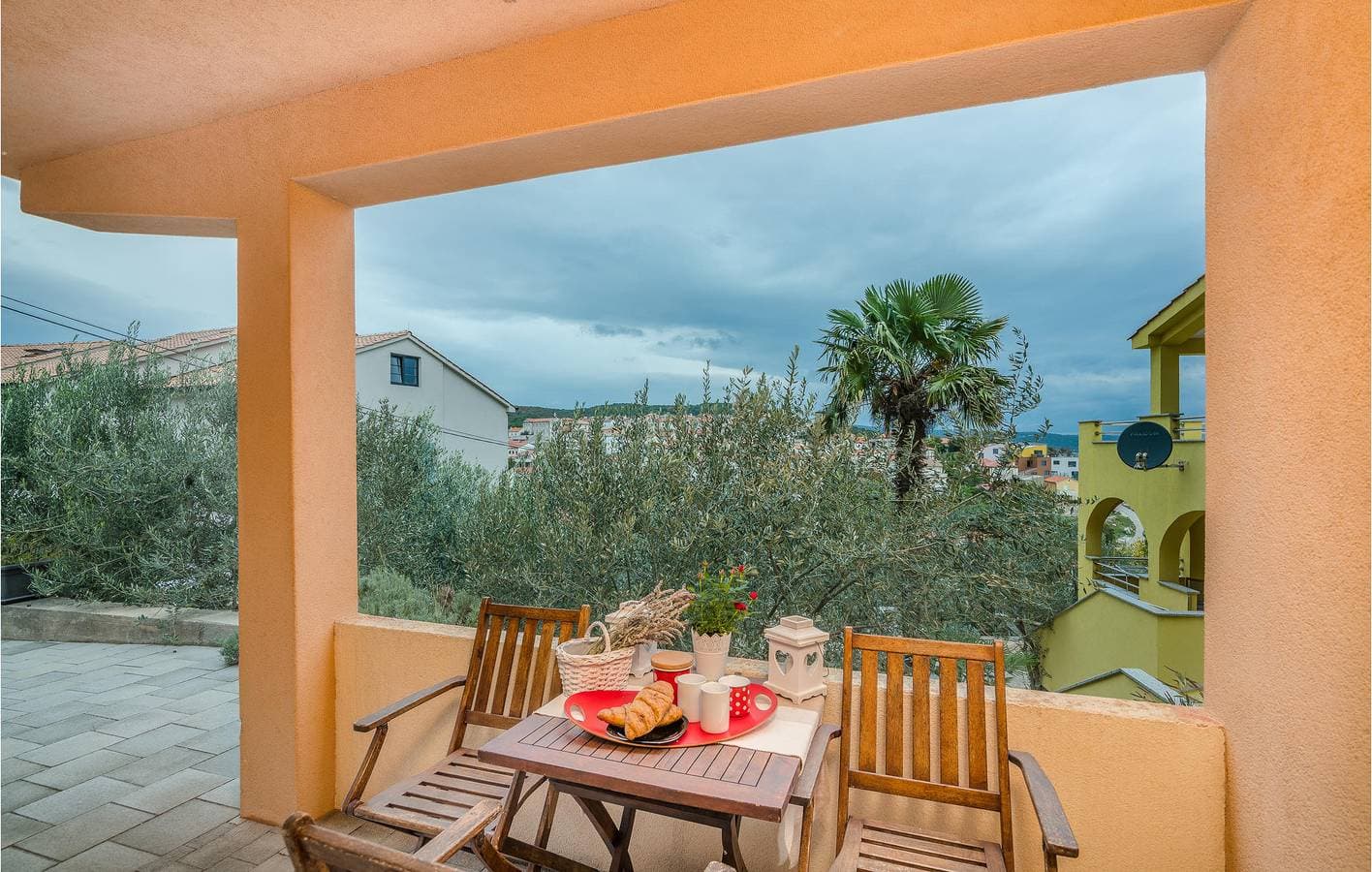 Foto 10 von 21: Gemütliche Ferienwohnung mit Terrasse, nur wenige Schritte vom ruhigen Strand und erstklassigen Annehmlichkeiten entfernt