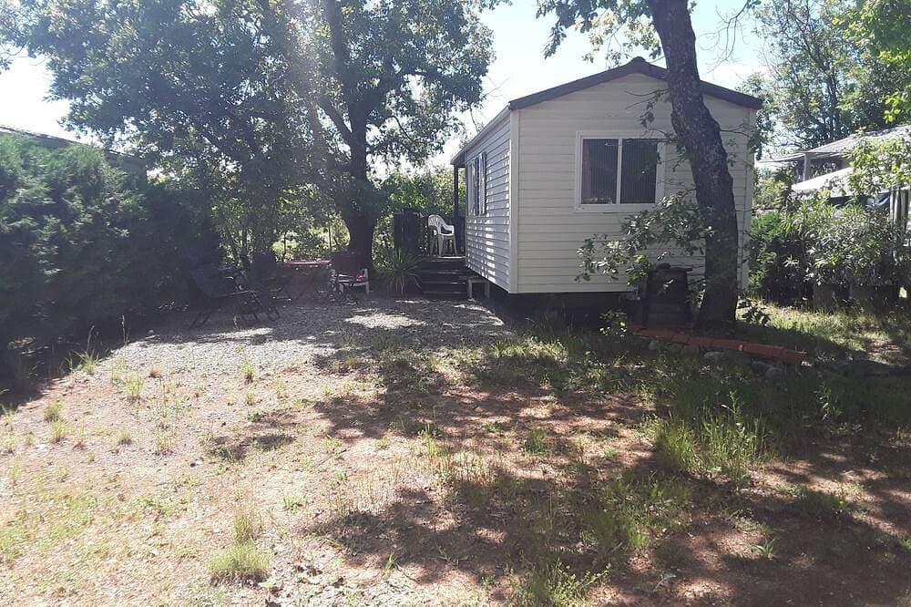 Mobile home in the verdon in a residential and family campsite 1