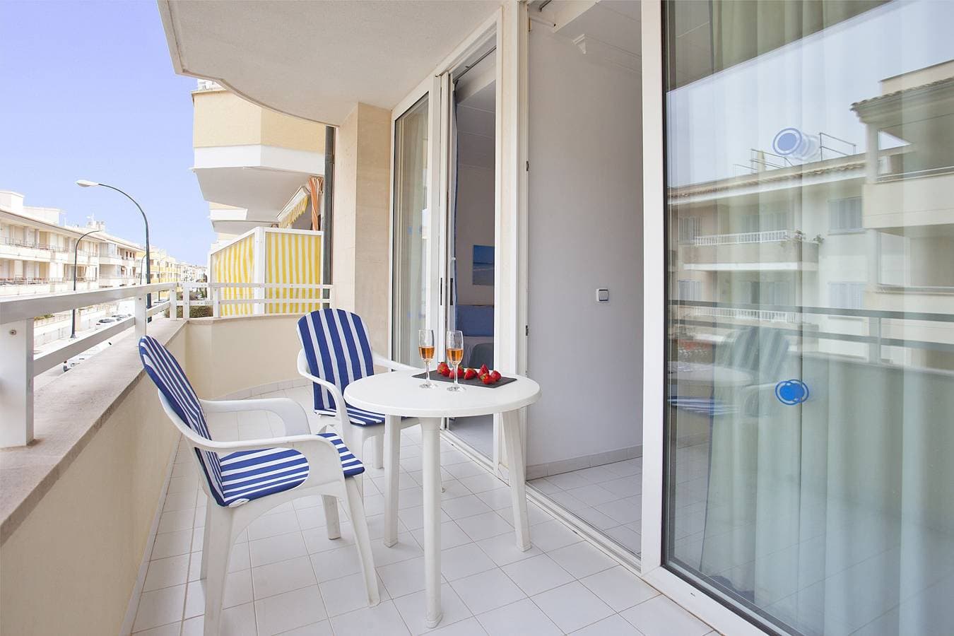 Foto 3 von 12: Ferienwohnung 'Estándar' mit Balkon, Wi-Fi und Klimaanlage
