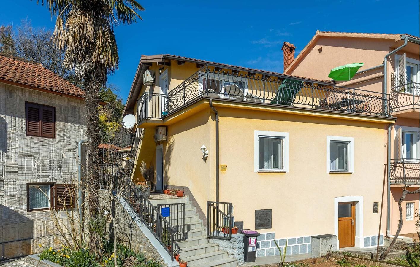 Foto 3 von 24: Gemütliche 2-Zimmer-Wohnung mit Terrasse, Parkplatz und Zugang zum Strand