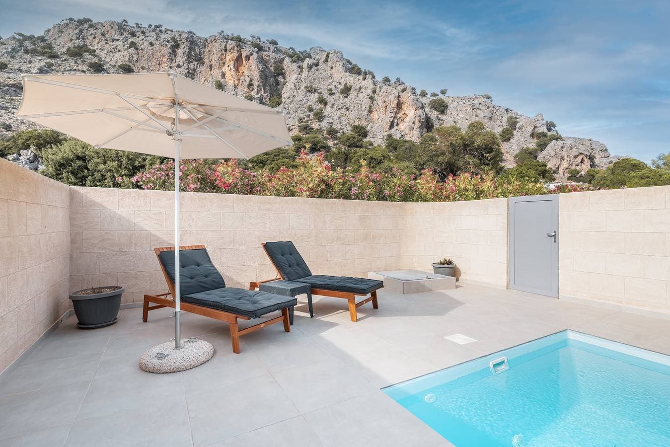 Foto 3 von 20: Ferienwohnung 'Tesoro Del Mare mit Privat Pool 2' mit Bergblick, WLAN und Klimaanlage