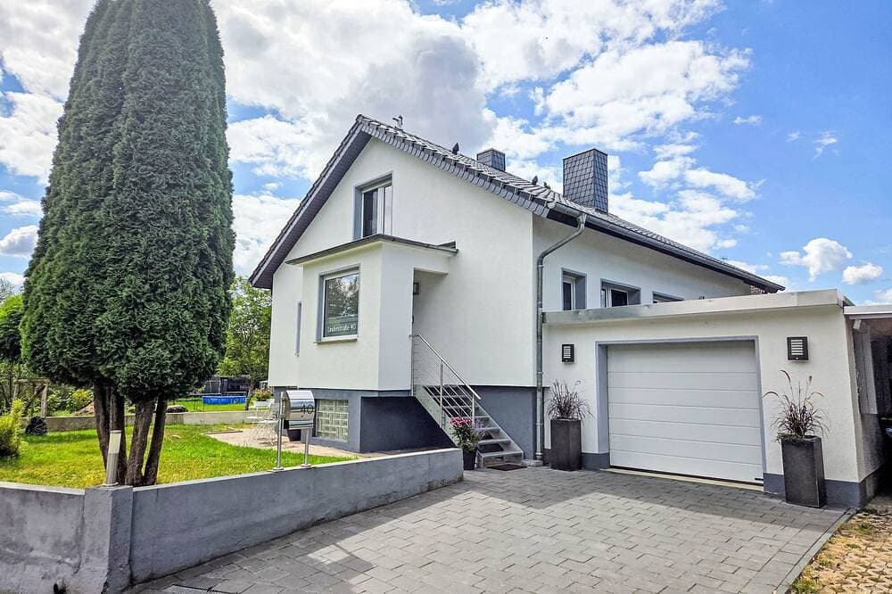 Lindenstraße 1