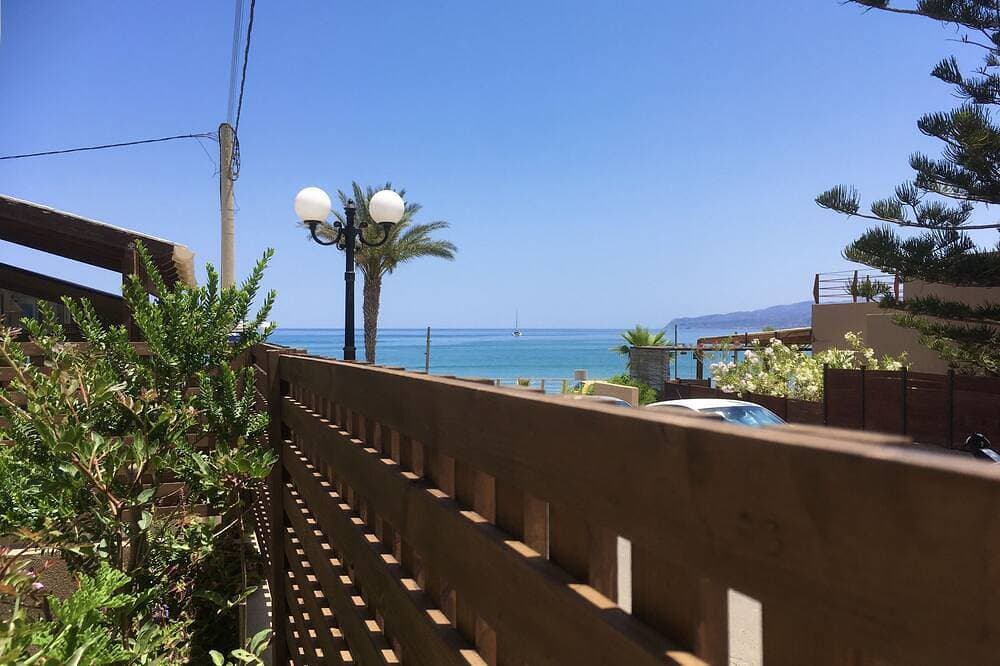 Foto 5 von 13: Studio appartment with patio by the coast