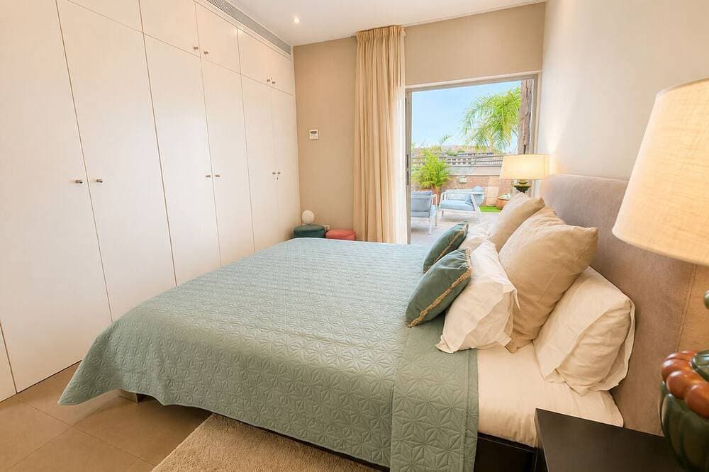 Foto 5 von 30: 5Br Villa in Costa Adeje with Private Pool