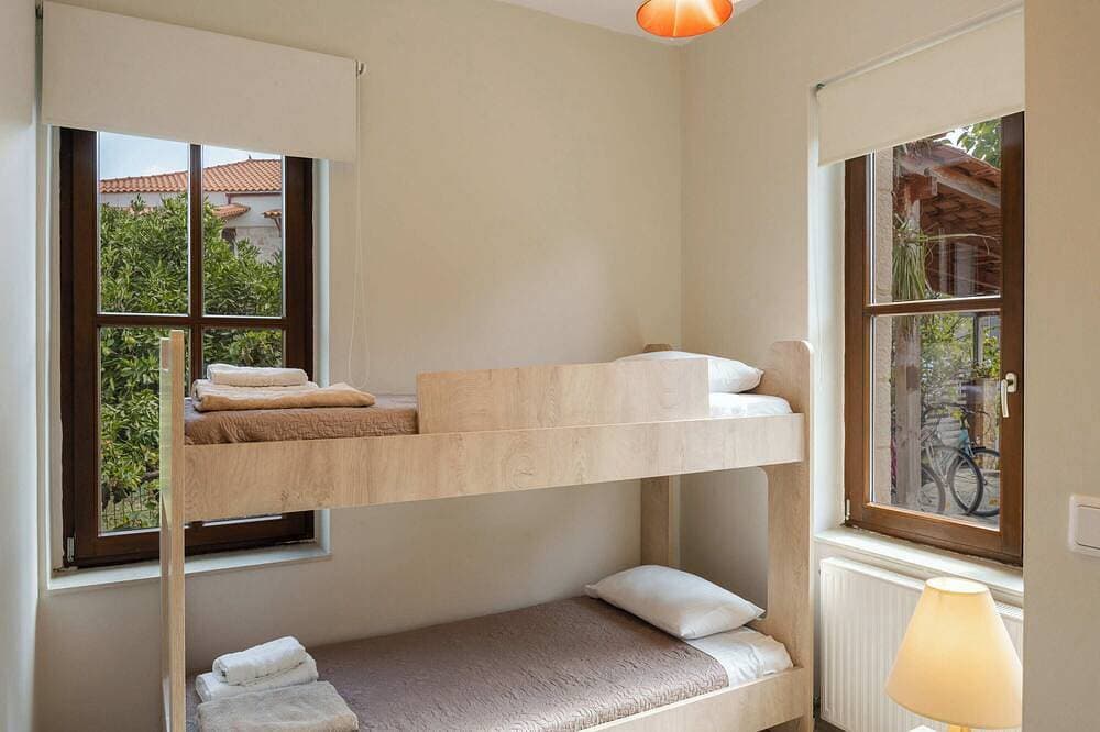 Foto 10 von 30: Countryside Villa with a Walk-in Free Form Pool