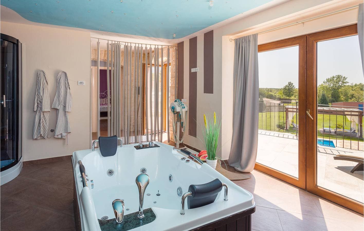 Foto 6 von 59: Gemütliche 1-Zimmer-Wohnung mit Pool, Parkplatz und WLAN