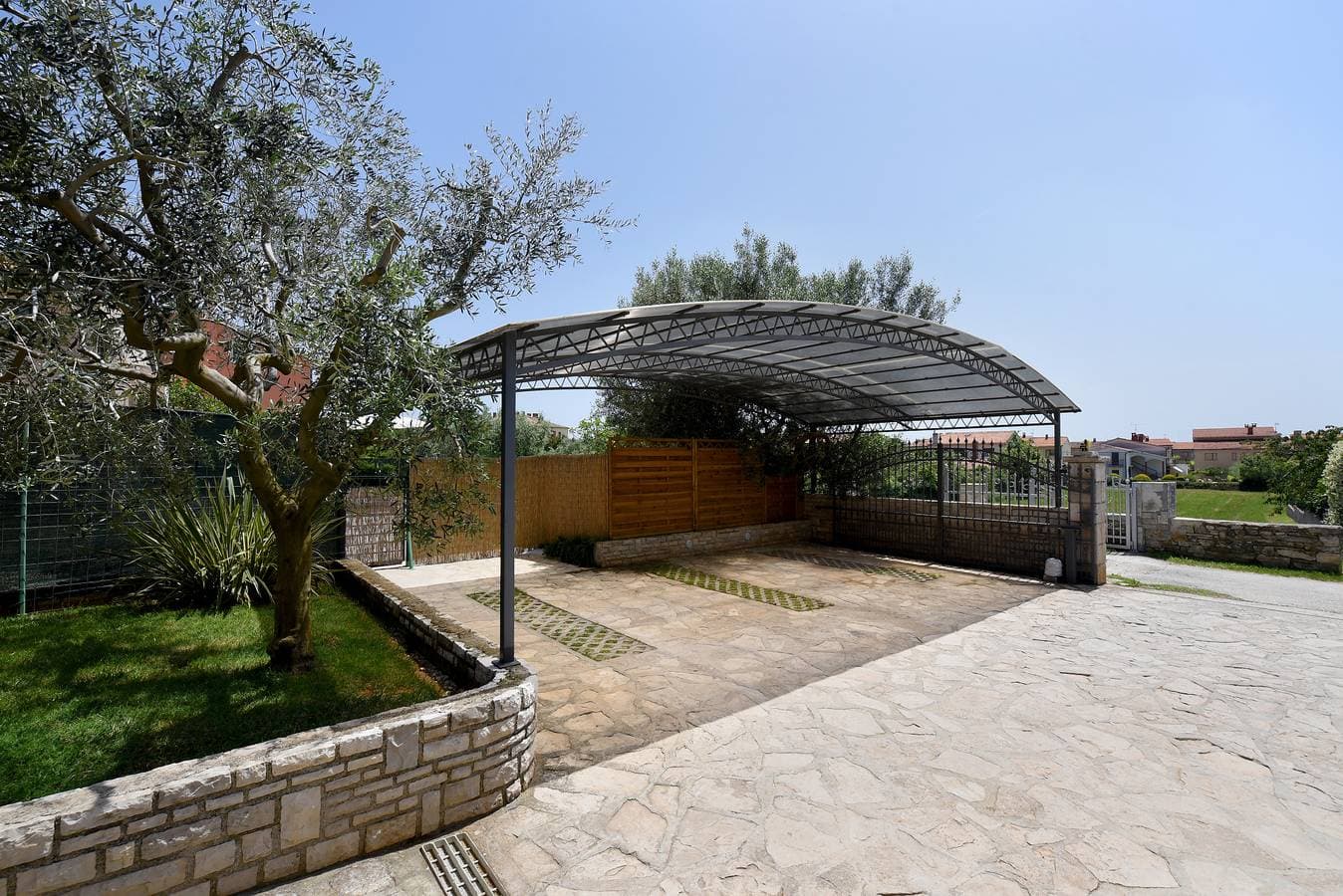 Foto 10 von 26: Villa für 6 Personen mit Garten