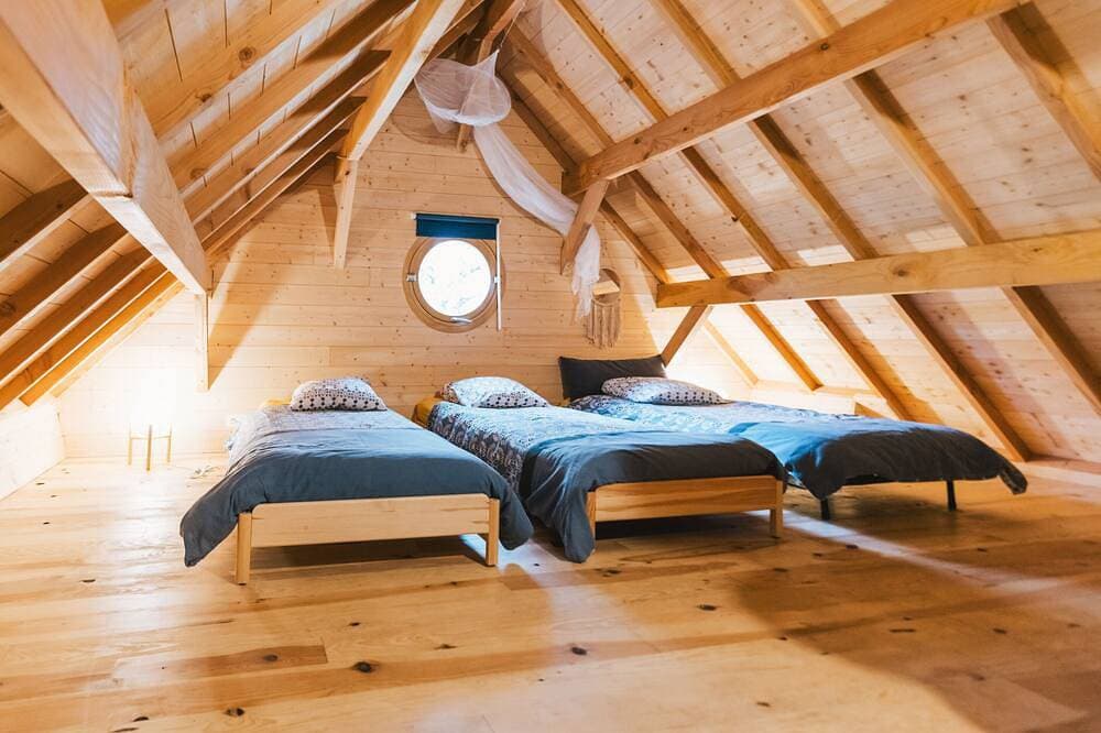 Foto 5 von 30: Cabane d'Annie-Kabine-Komfort-Ensuite mit Bad-Bergblick