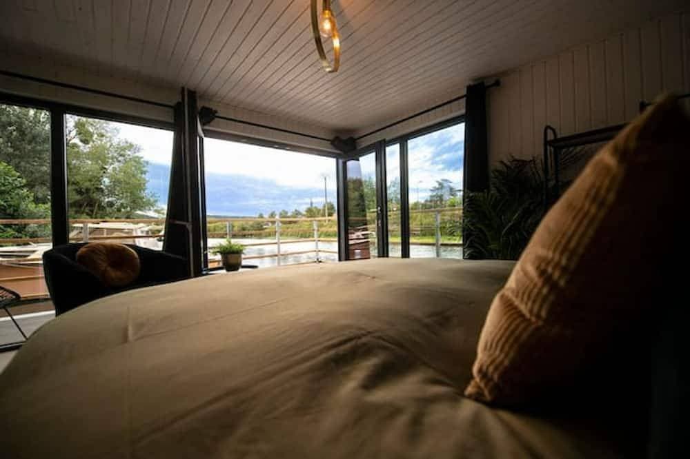 Foto 4 von 14: Gîtes Seine & Nature Logement Flottant Atypique \"Le Babord\"