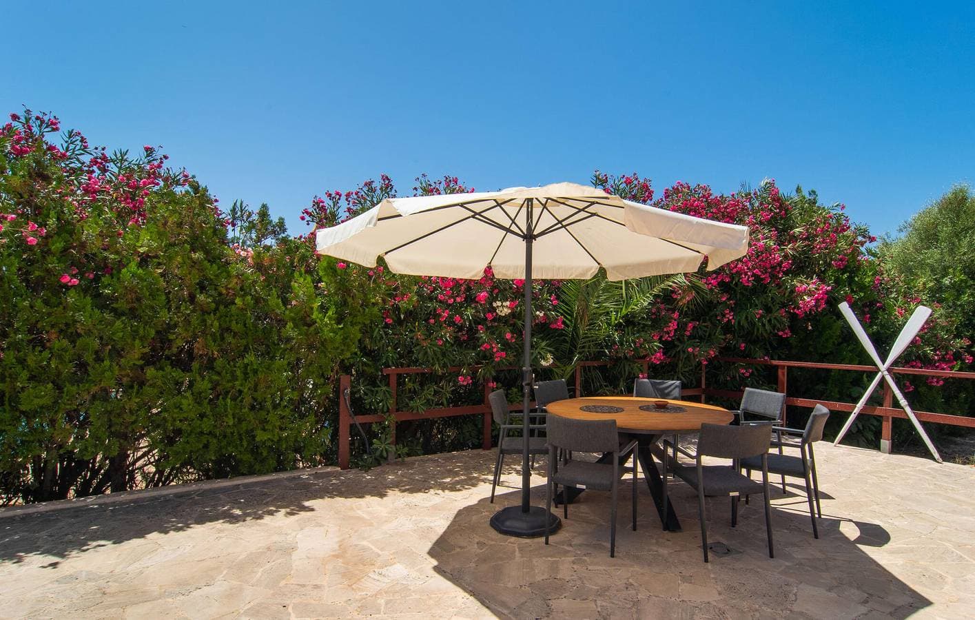 Foto 9 von 37: Meerblick-Apartment mit Pool, Terrasse & AC - Cala Pi 800m