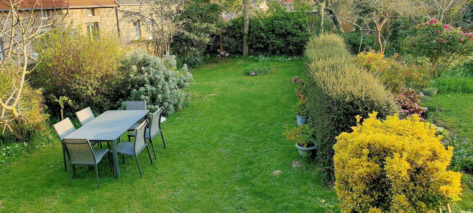 Foto 2 von 19: Gemütliche 82m² Gite mit Parkplatz, TV, Garten, Tiere & Internet in der Nähe von Plage de la Mondrée