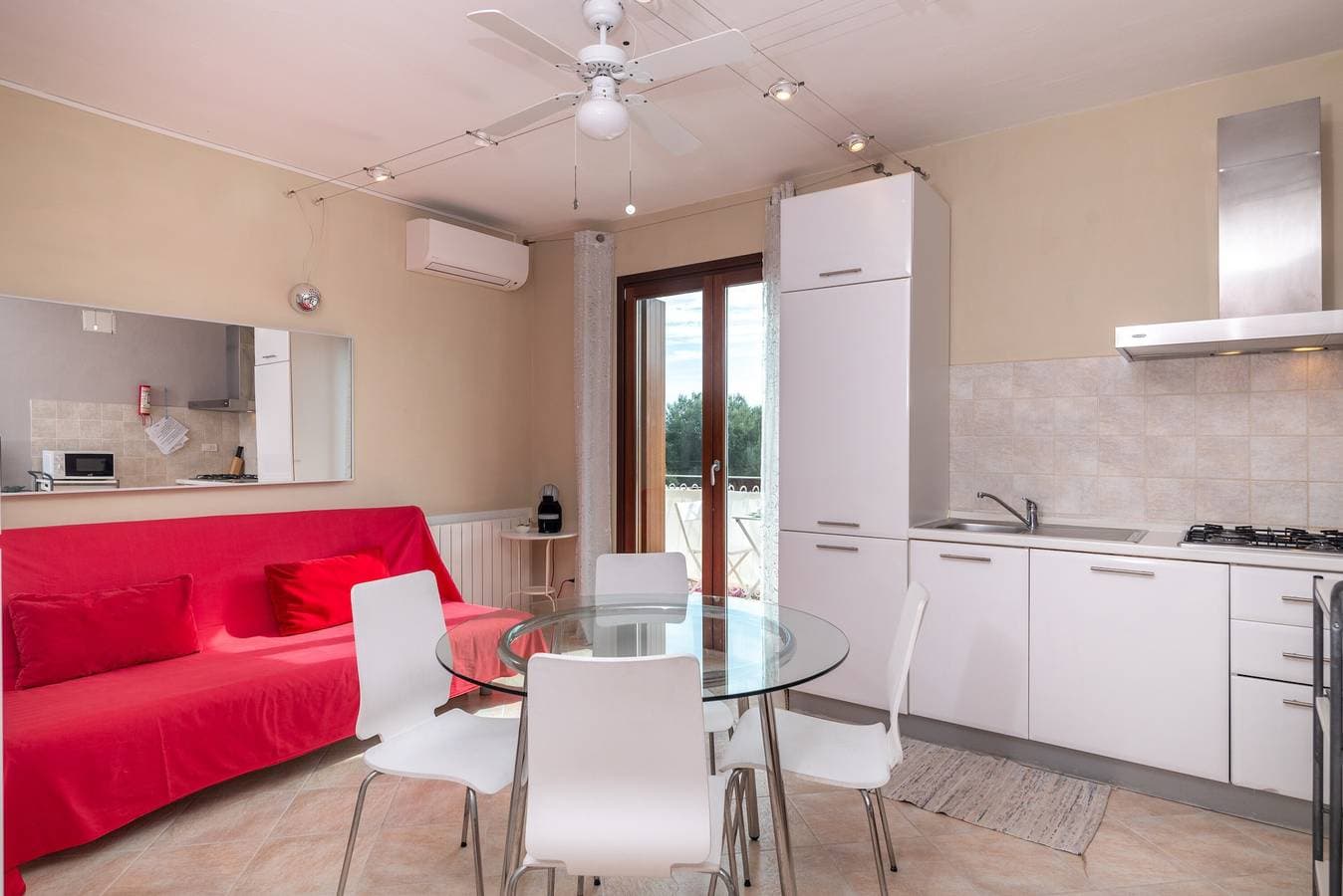 Foto 3 von 21: Ferienwohnung "A 101 Puntavilla Mare" mit Pool