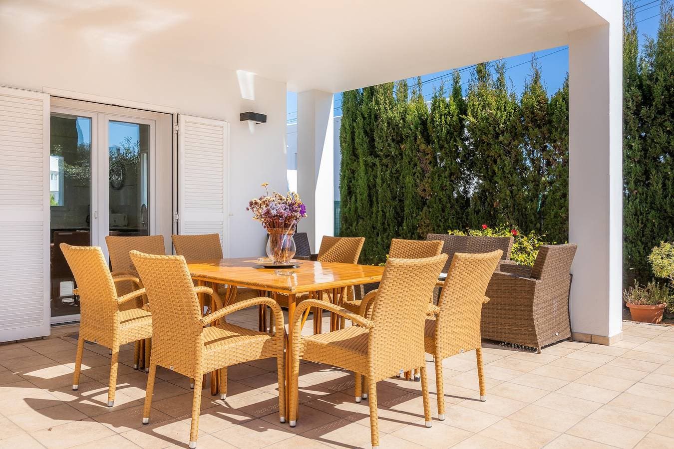 Foto 6 von 41: Fantastische Villa mit Pool, Dachterrasse, Klimaanlage und WLAN