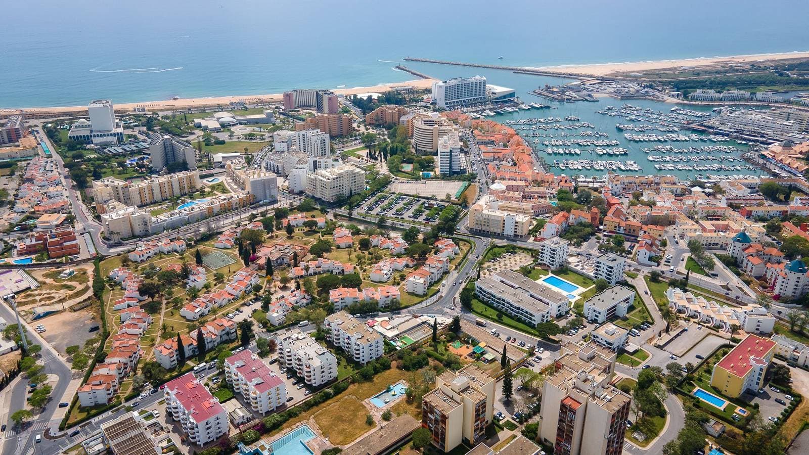 Foto 6 von 28: 2 Bdr Vilamoura Escape W/ Balcony by LovelyStay