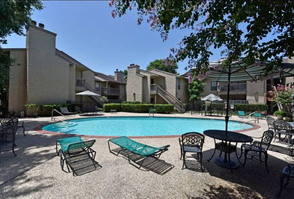 Private Condo Near Downtown 1