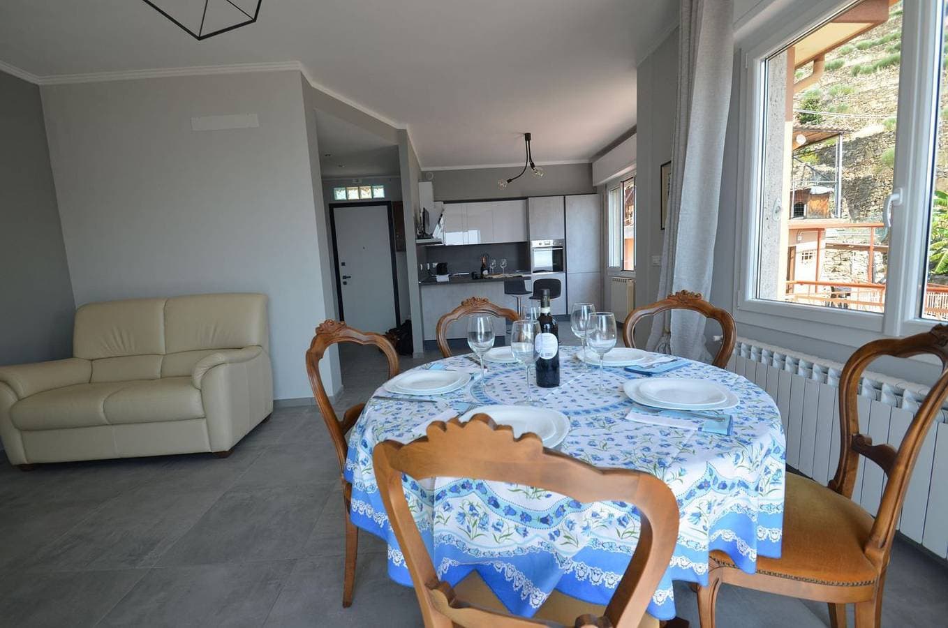 Foto 9 von 23: Neurenovierte Ferienwohnung direkt am Strand mit atemberaubendem Meerblick