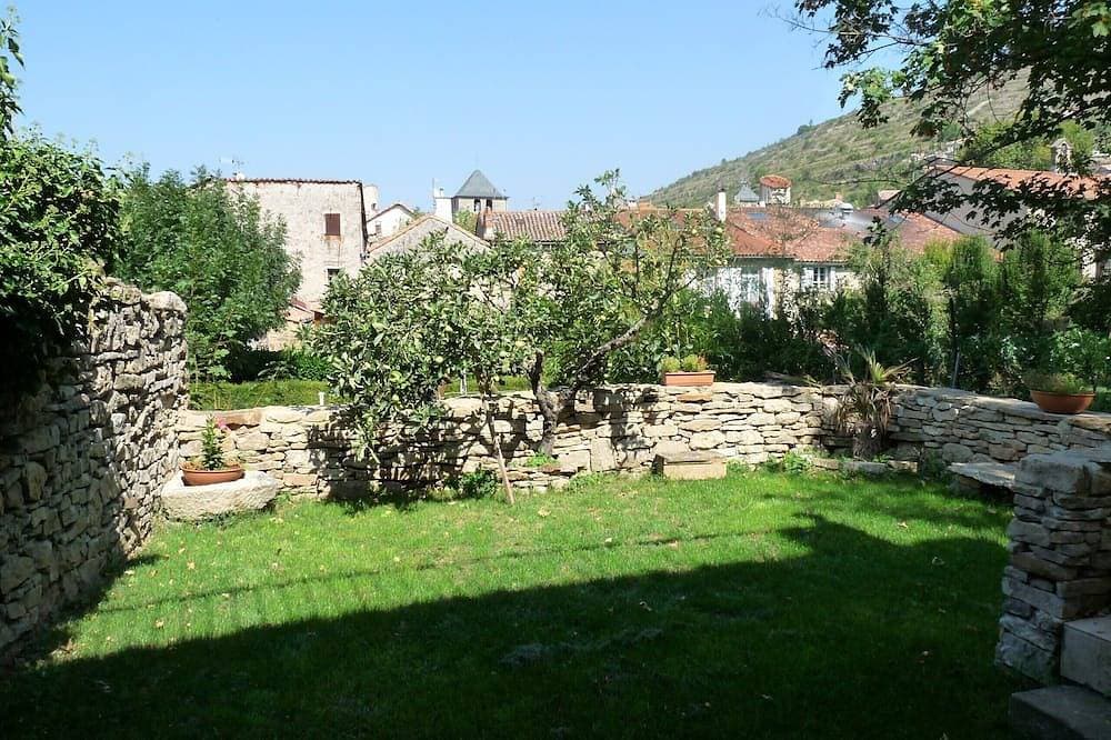 Die Oustalou: Haus 18 km von Millau in dem Dorf Saint-Rome-de Tarn 1