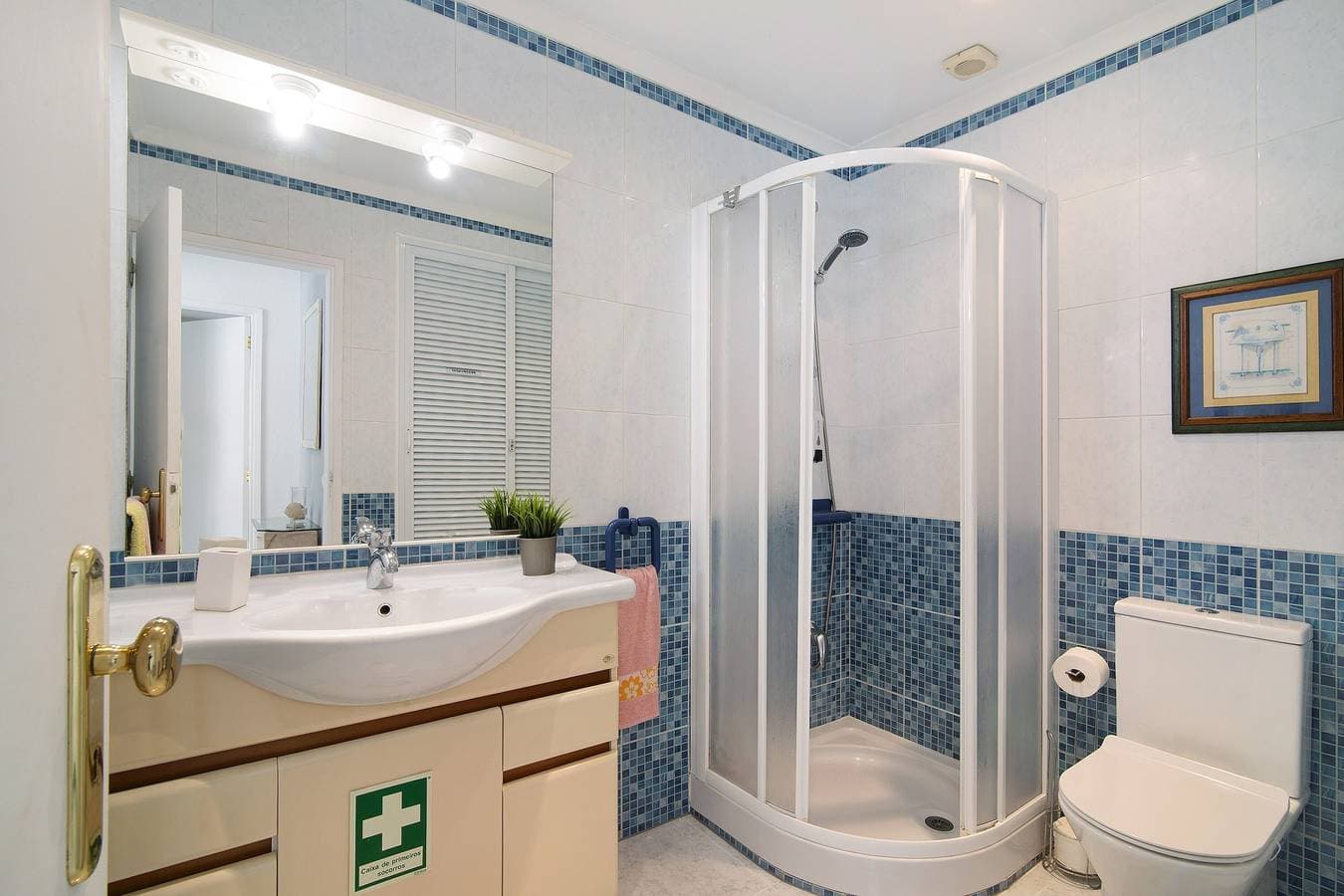 Foto 13 von 23: Ferienwohnung 'Zitronen' mit privater Terrasse, WLAN und Klimaanlage