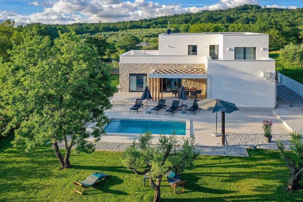 Foto 5 von 30: Luxurious home in Marasi