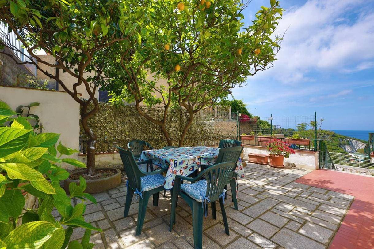 Foto 3 von 21: Villa with Sea View