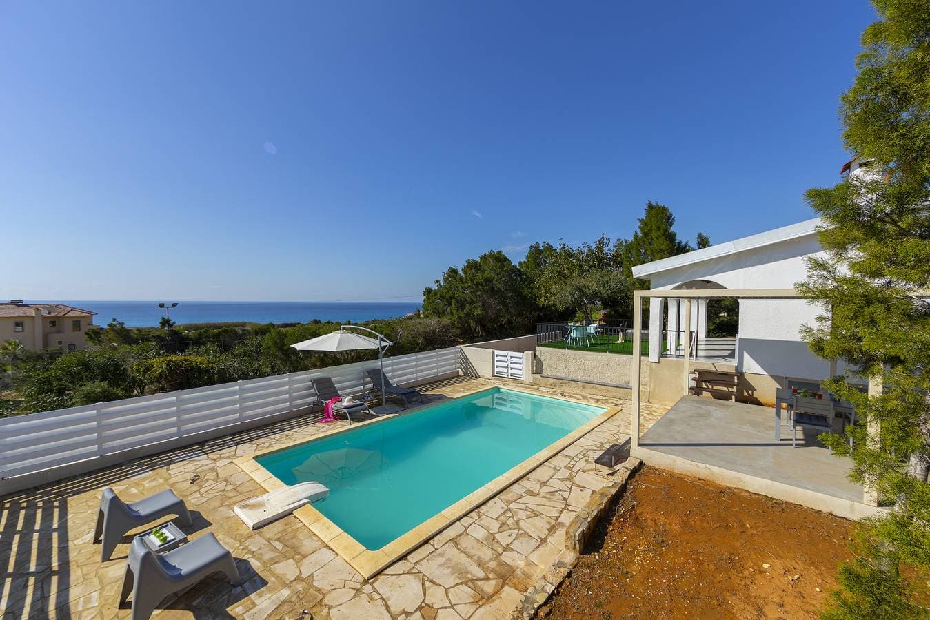Foto 6 von 43: Ayia Napa Ammos Sea View Villa