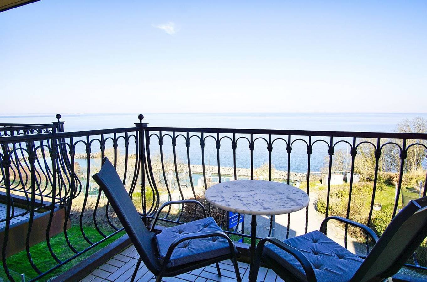 Foto 13 von 29: Ferienwohnung mit traumhaftem Meerblick - Haus am Meer FeWo 07