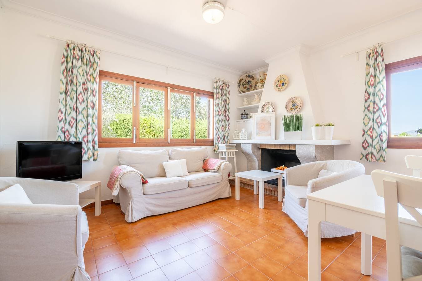 Foto 4 von 29: Ferienhaus "Es Viola" mit Bergblick, Pool, WLAN, Garten und Terrasse