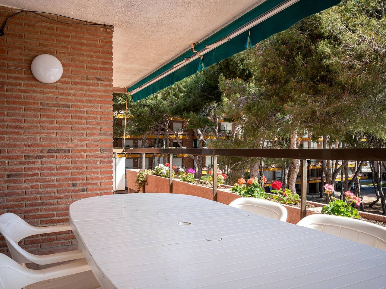 Foto 7 von 36: 3-Zimmer-Wohnung, Terrasse, Parkplatz, Klimaanlage, Meerblick