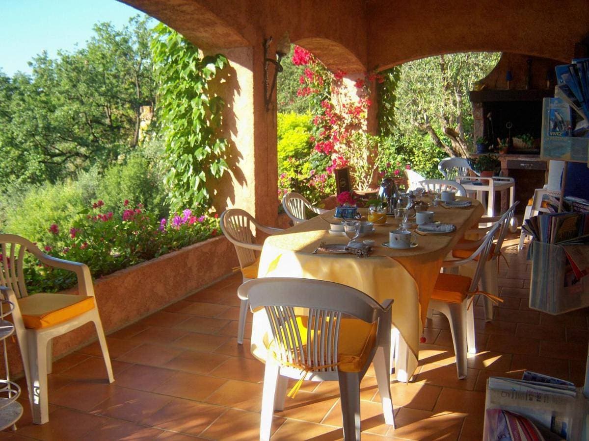 Foto 4 von 24: Double Room with Terrace