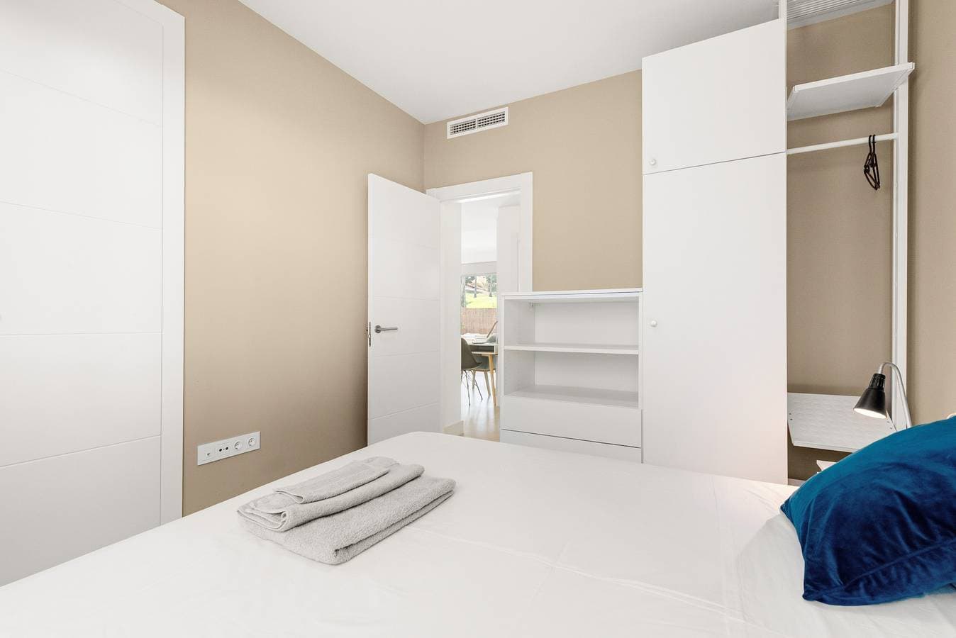 Foto 6 von 21: Ferienwohnung „Baviera Hills 1A“ mit Garten, Gemeinschaftspool und WLAN