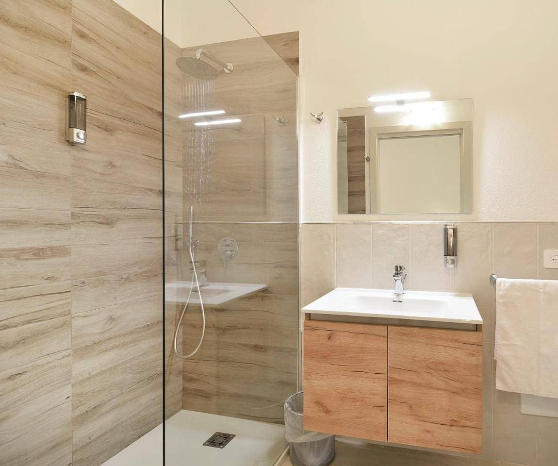 Foto 13 von 13: Double Room with Private Bathroom