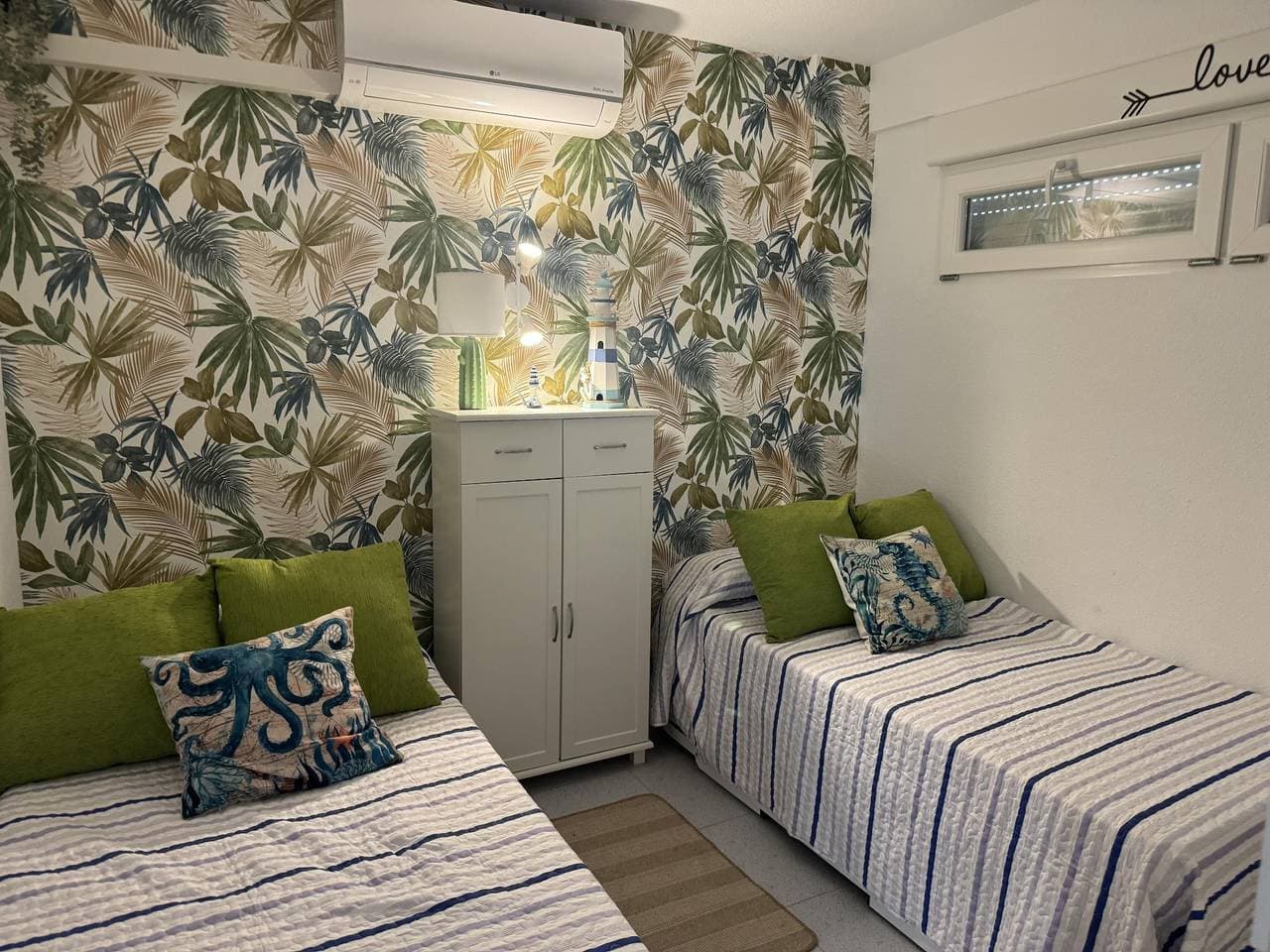 Foto 11 von 34: Ferienwohnung für 4 Personen mit Meerblick