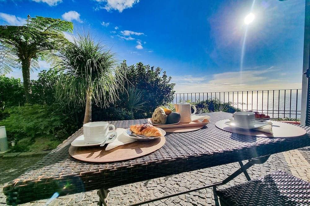 Foto 11 von 30: Ladeira Haus mit eigenem Pool | Luxuriöses | Kostenloses WIFI | in Calheta