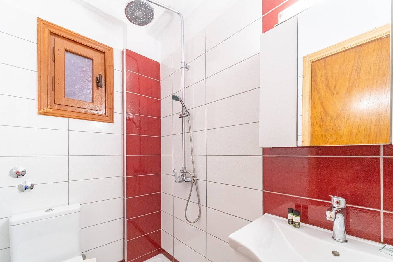 Foto 9 von 23: Einzimmerapartment "Arianna Studio Erdgeschoss 6" mit Meerblick, Gemeinschaftspool und WLAN