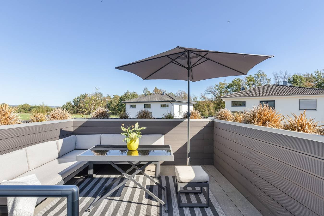 Foto 5 von 20: Ella's Lounge – Moderne Ferienwohnung mit Terrasse und WLAN am Waldrand