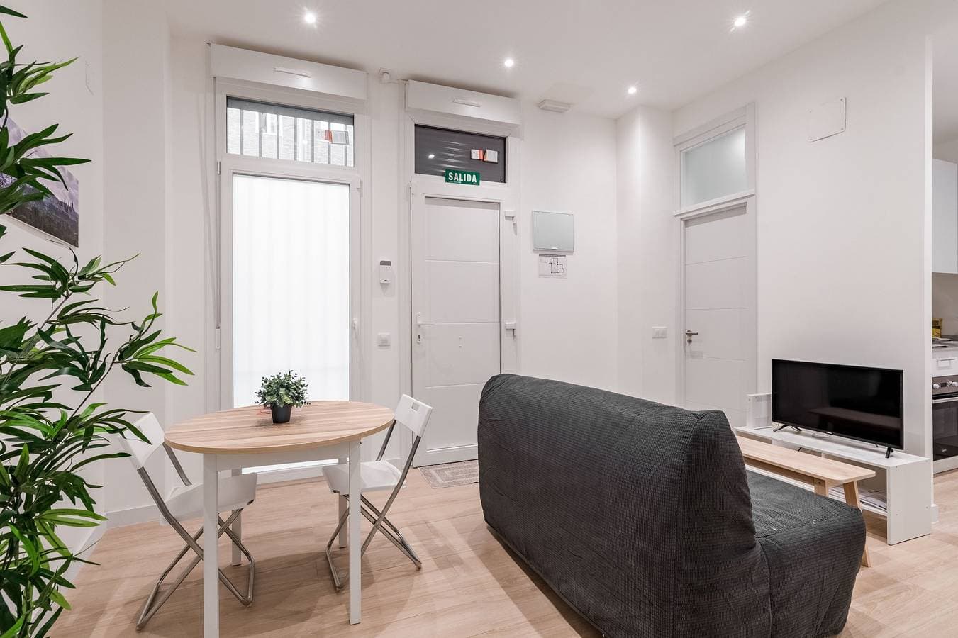 Foto 8 von 16: GuestReady - Flat near Palacio Real