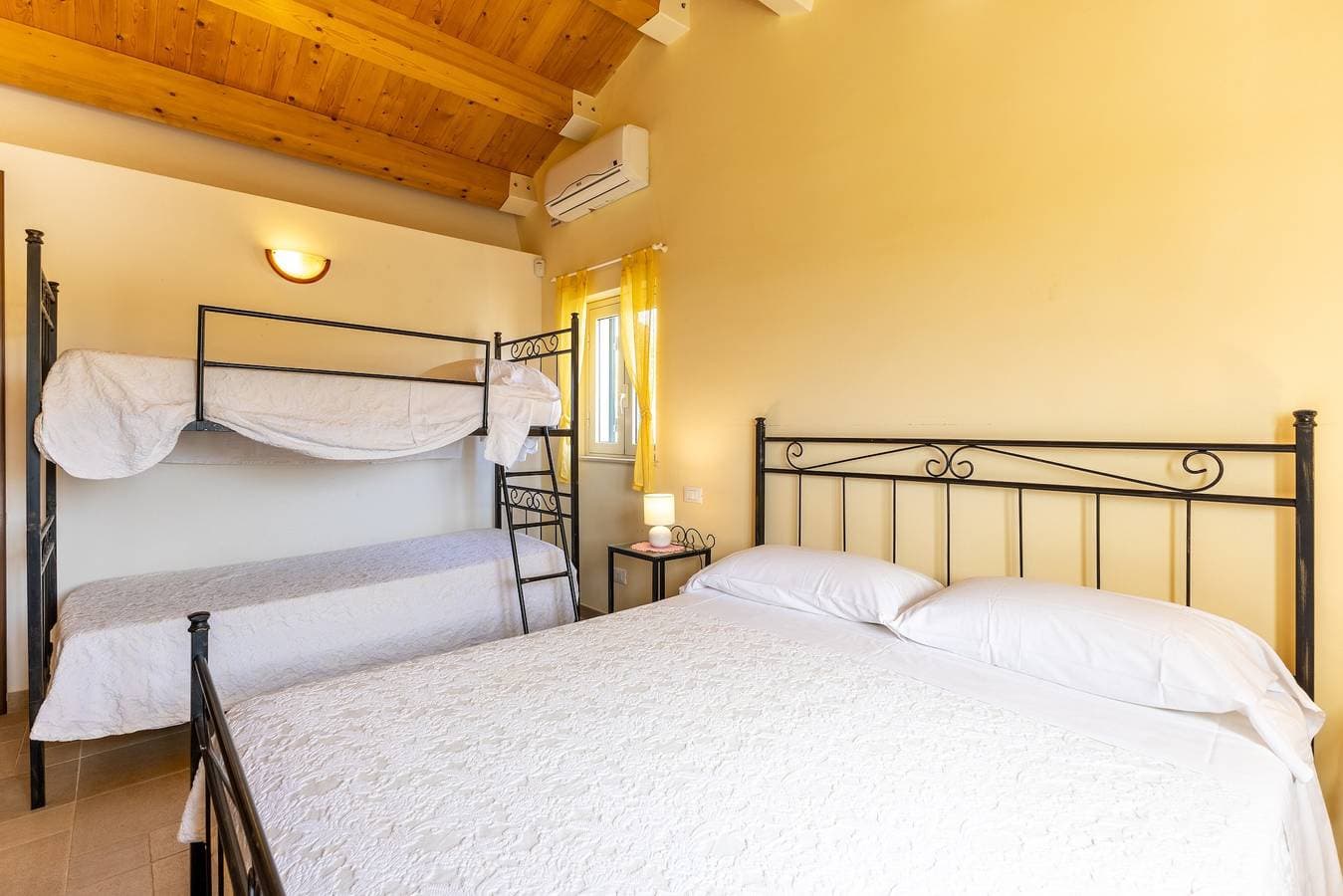 Foto 6 von 23: Apartment 'Alla Corte Di Nonna Maria' mit Meerblick und Klimaanlage