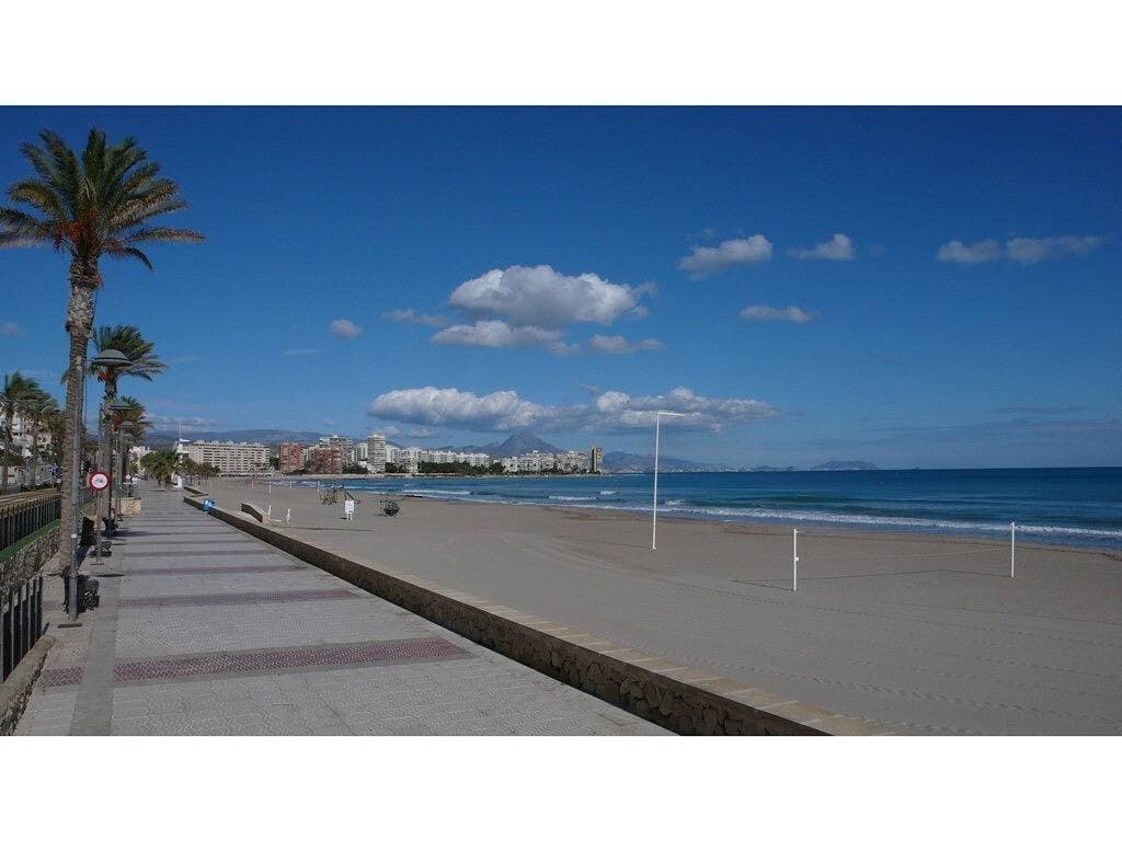 1º Piso a 400 metros de la playa 1